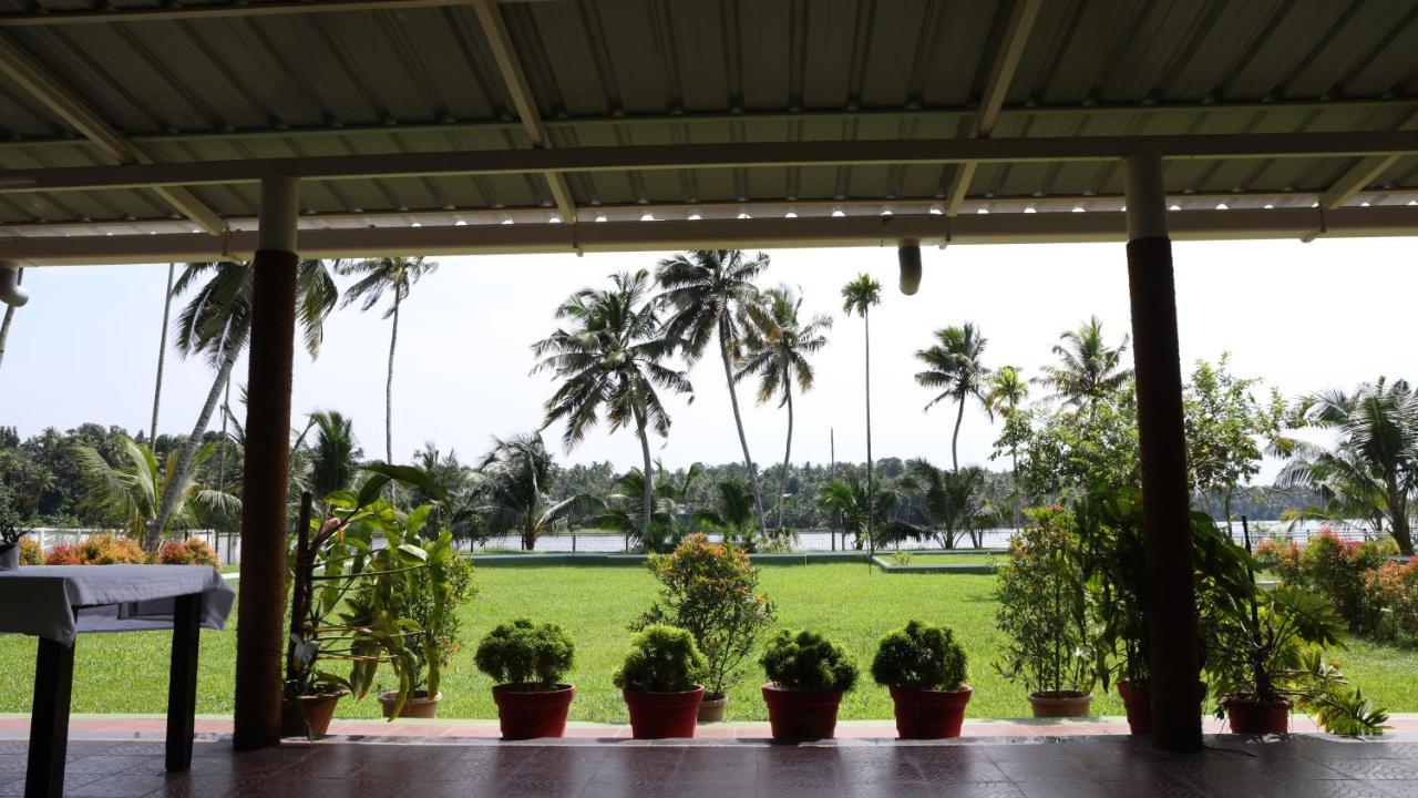 Ashtamudi Lake Garden Resorts Kollam Exterior photo