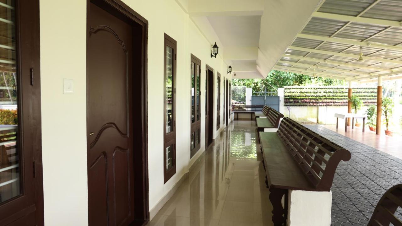 Ashtamudi Lake Garden Resorts Kollam Exterior photo